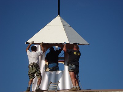 Volontari italiani: un campanile per Olopolos